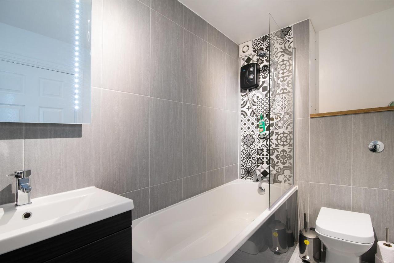 Immaculate 3 Bed House - Stunning Balcony Views Apartment Matlock  Ngoại thất bức ảnh